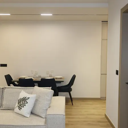 Apartment Army Center 2 *