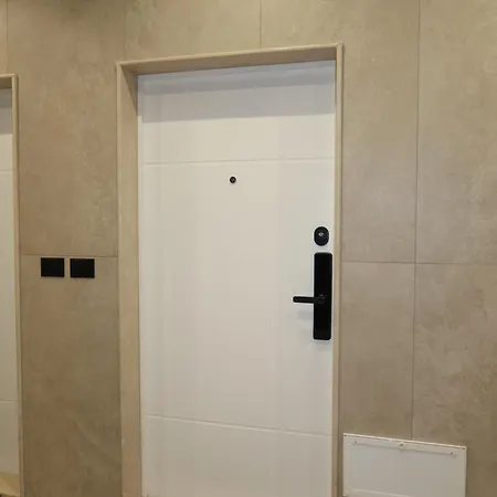 Apartment Army Center 2